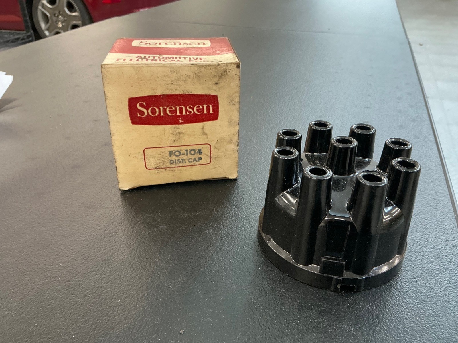 1964-76 FORD MODELS WITH 8 CYL ENGINE- NEW DISTRIBUTOR CAP; SORENSEN FO-104