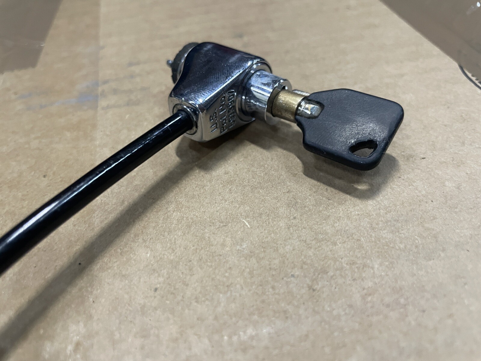 Computer / Equipment Heavy Duty Cable Lock with Key