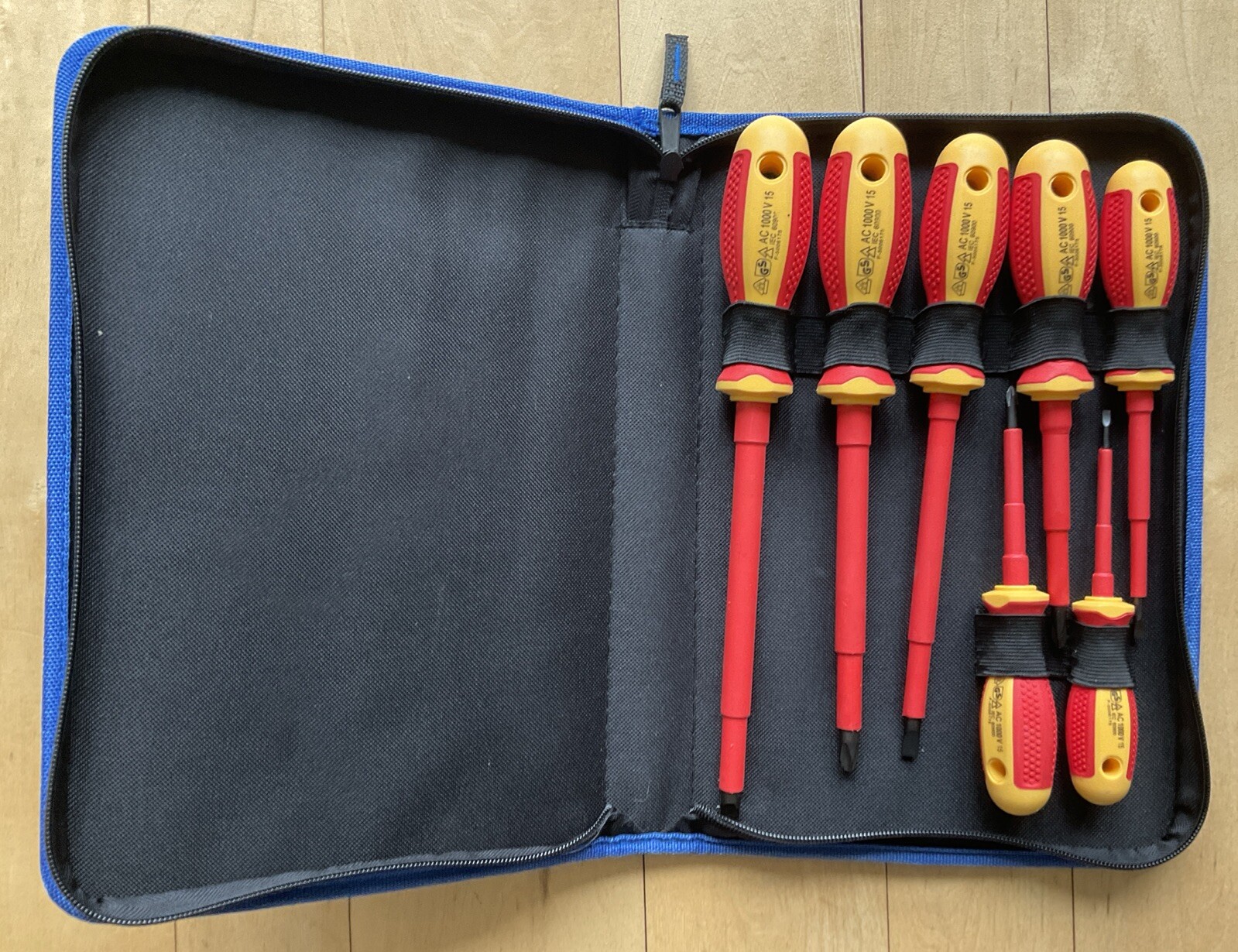 Jonard Tools TK-70INS 7 Piece Insulated Screwdriver Set with #1, #2, and #3 Phil