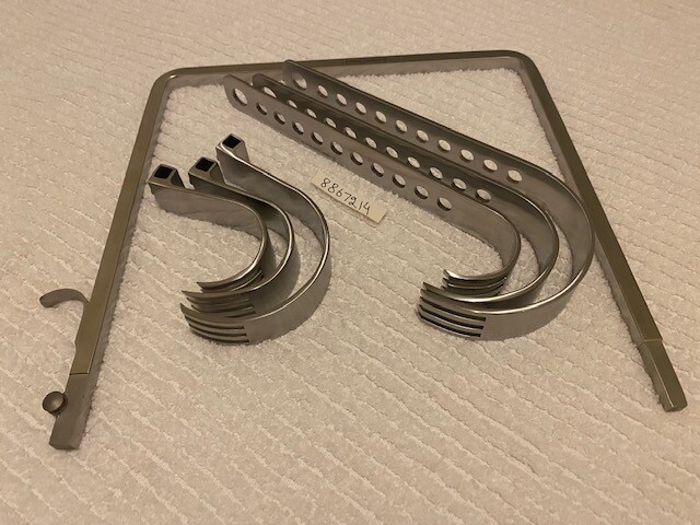 WM8867214 CHARNLEY TYPE RETRACTOR WITH 6 BLADE.