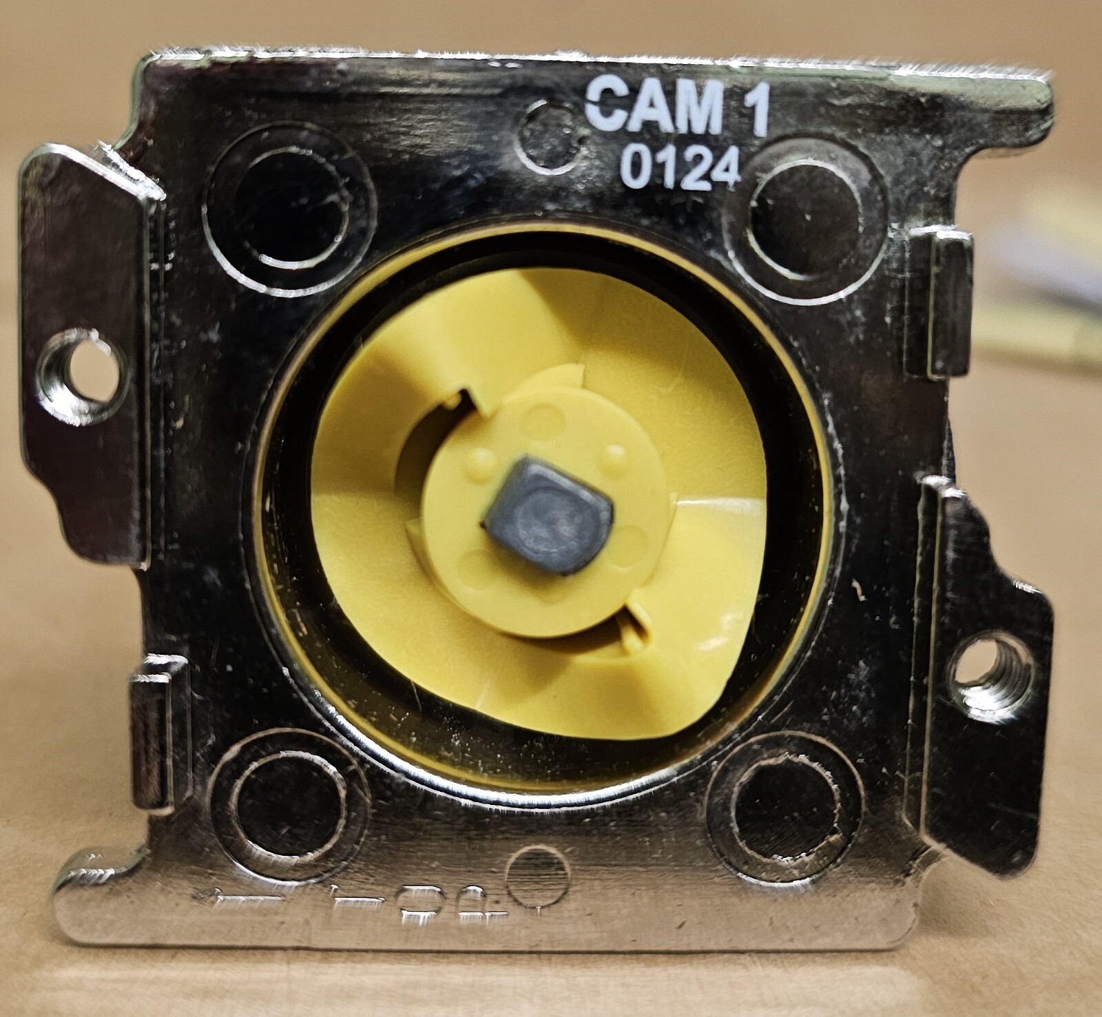 EATON 10250T15112 SELECTOR SWITCH KEY OPERATOR 2 POS MAINT.
