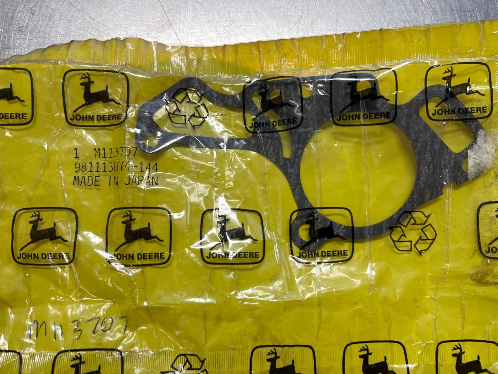 M113707   Genuine OEM   John Deere  GASKET