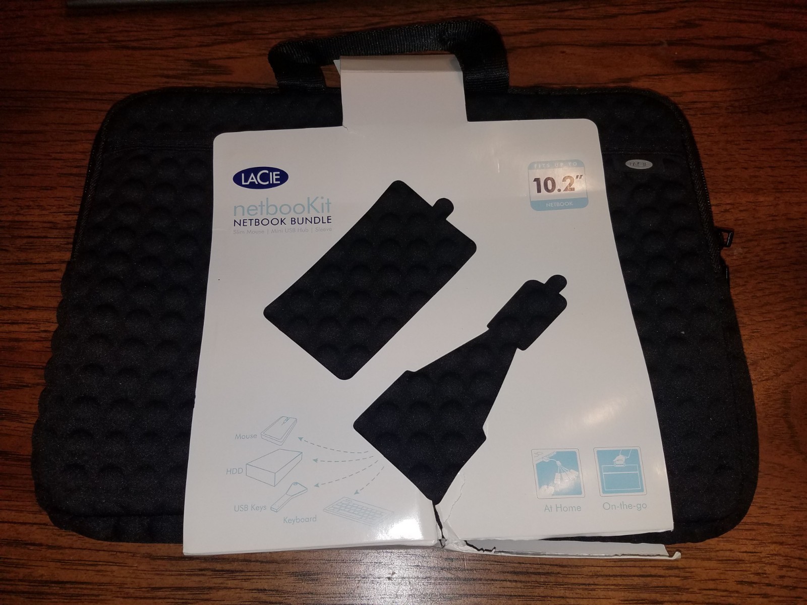 LACIE BUNDLE BAG SLEEVE NETBOOK IPAD 10.2"