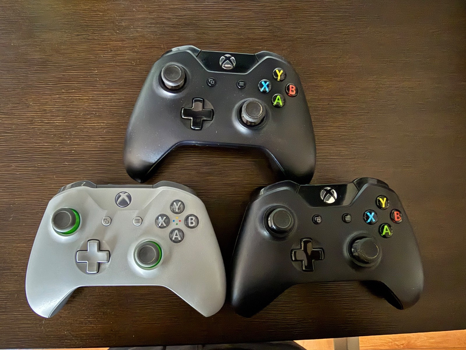 Microsoft Xbox One Model 1540 + GameS + Controllers