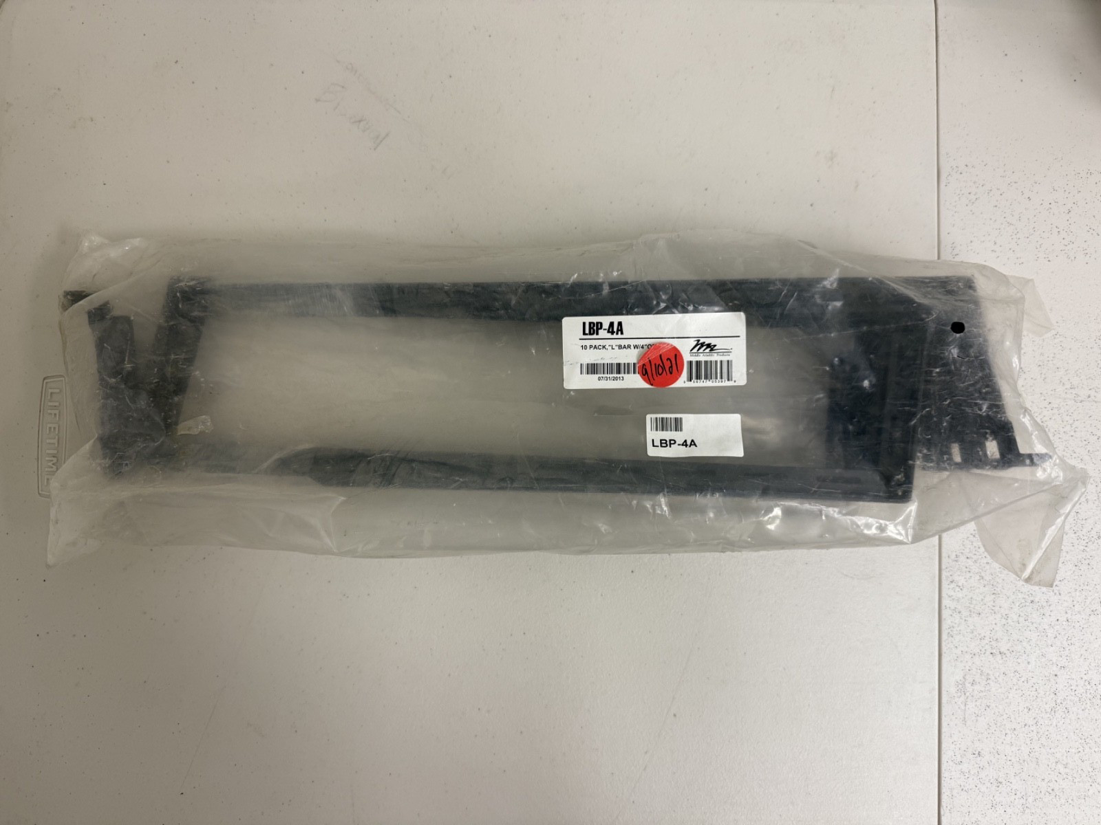 Middle Atlantic (LBP-4A) L-Shaped Lacer Bar 19-Inch(10 Pack)