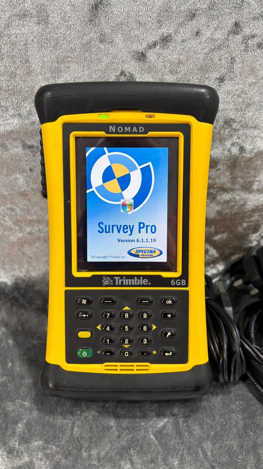 Trimble  NOMAD SURVCE 4, Fieldgenius 8, Surveypro  6.1 SURVEY GPS RTK