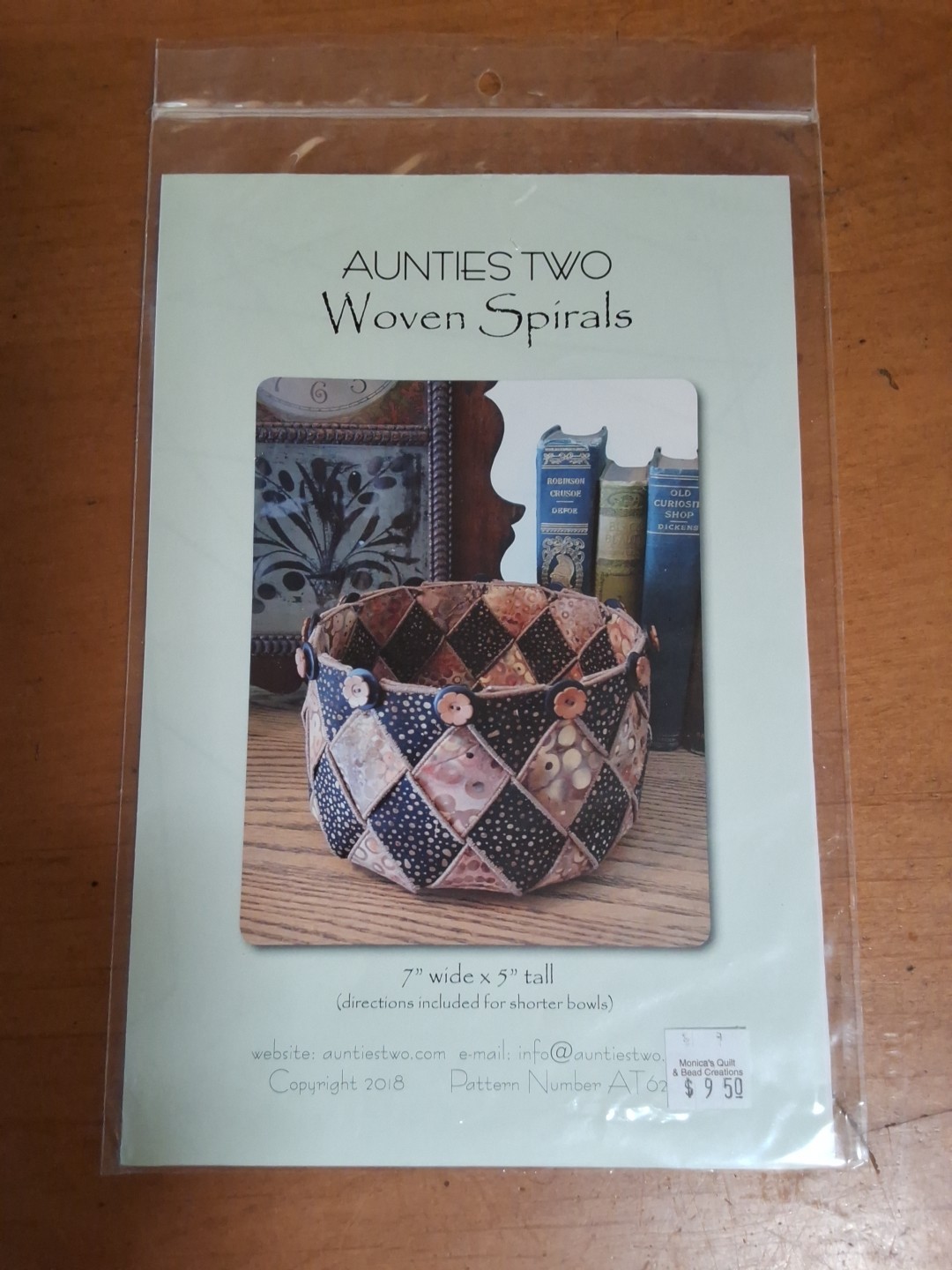 WOMAN SPIRALS BOWLS BASKETS QUILT Aunties Two AT620 Super Cute Fat Quarters NEW