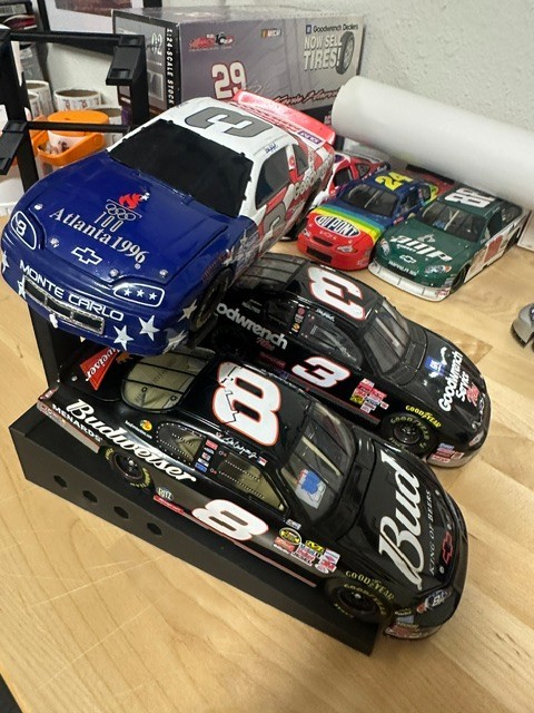 3 CAR - 1:24 Black NASCAR Multidirectional Diecast Display Stand (PLA+)