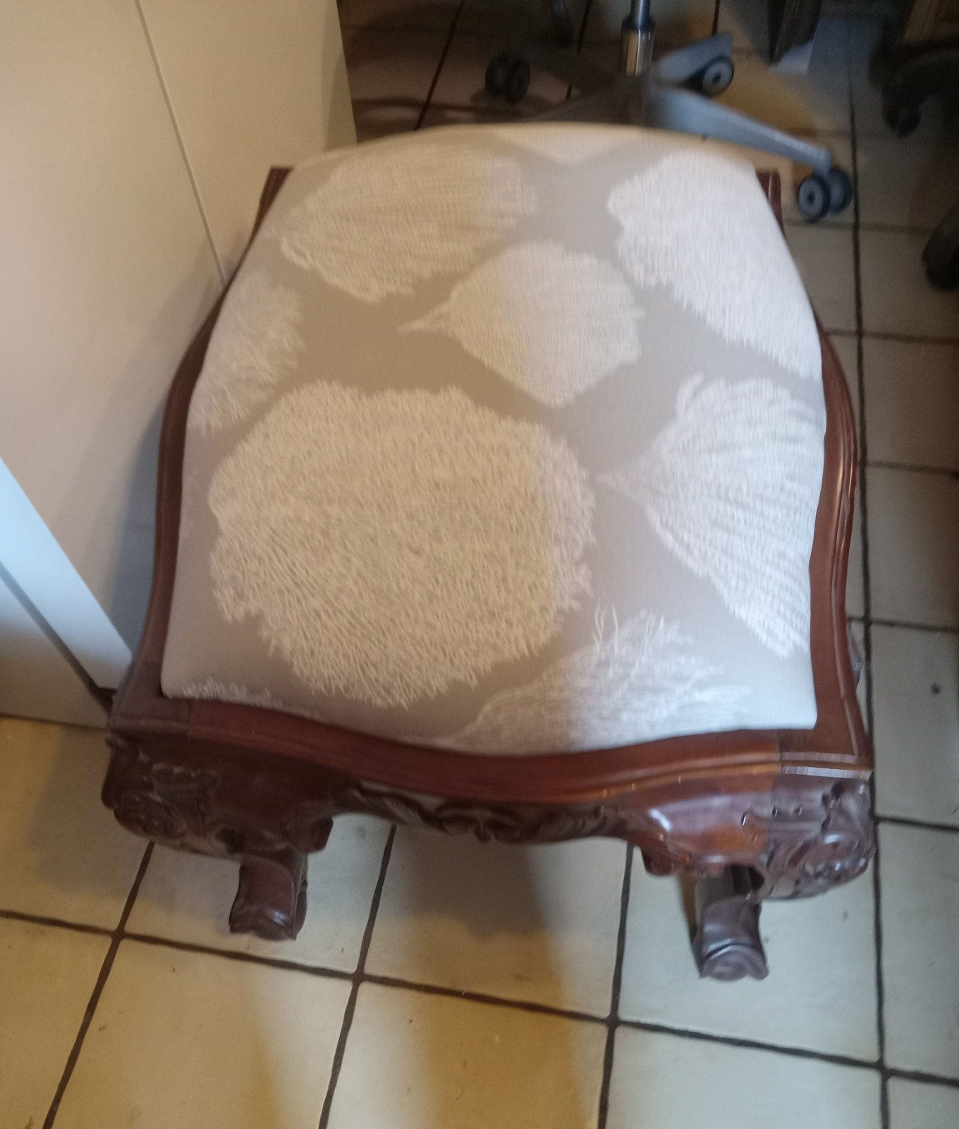 Mahogany Carved Vanity Bench (RP)