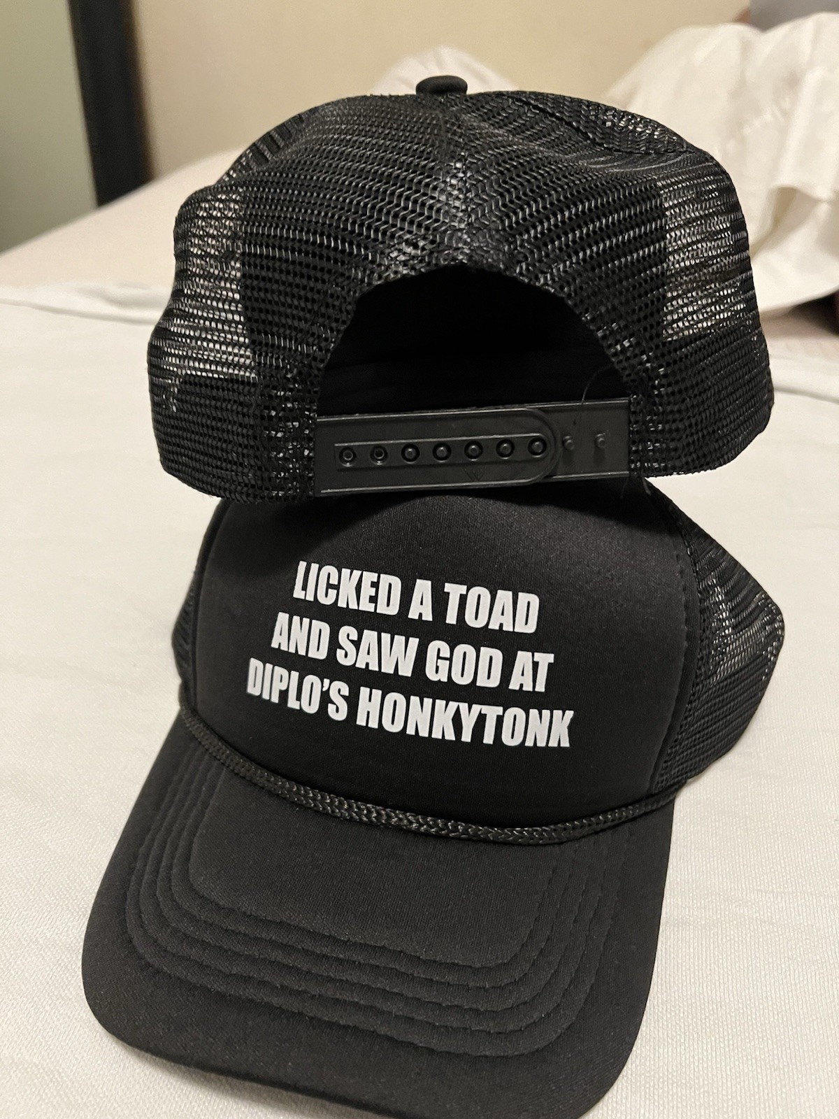 Dipoles Hats