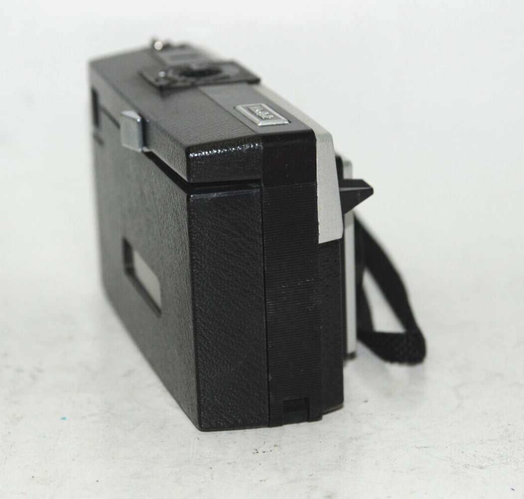 Kodak Instamatic X-15 126 Film Camera -WORKS-