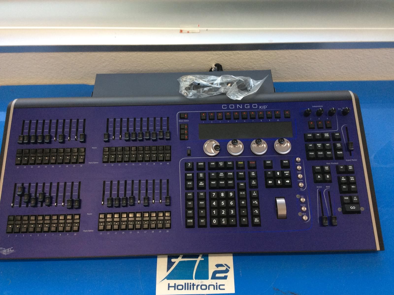 ETC CONGO KID 256-CHANNEL LIGHTING CONSOLE CG006TK