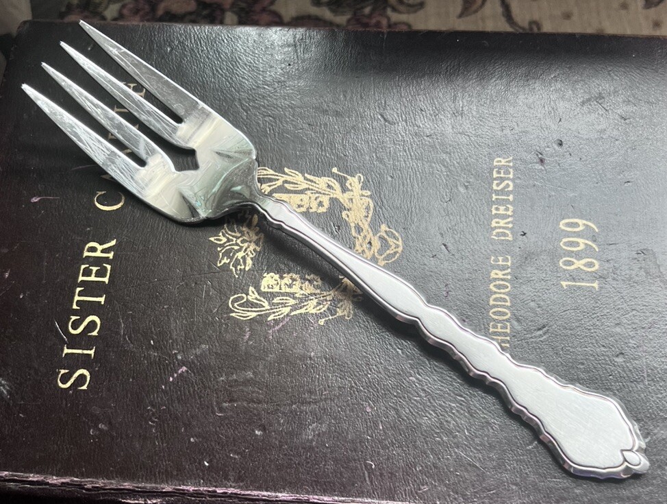 Oneida Community USA Stainless Satin Outlined SATINIQUE Meat Serving Fork 8.5”