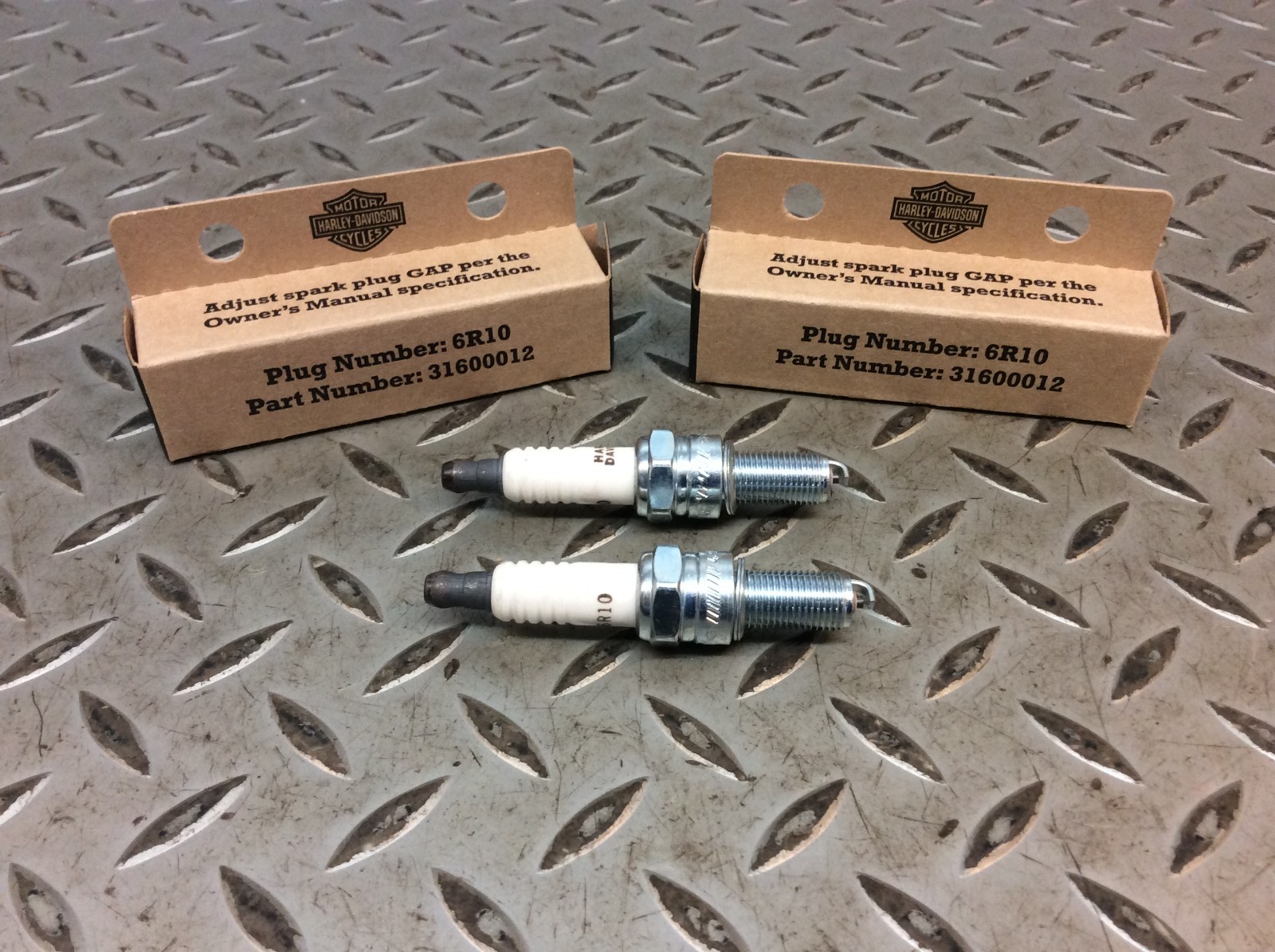 15-23 Harley Davidson XG 500 750 17-23 Milwaukee Eight Spark Plugs 31600012 6R10