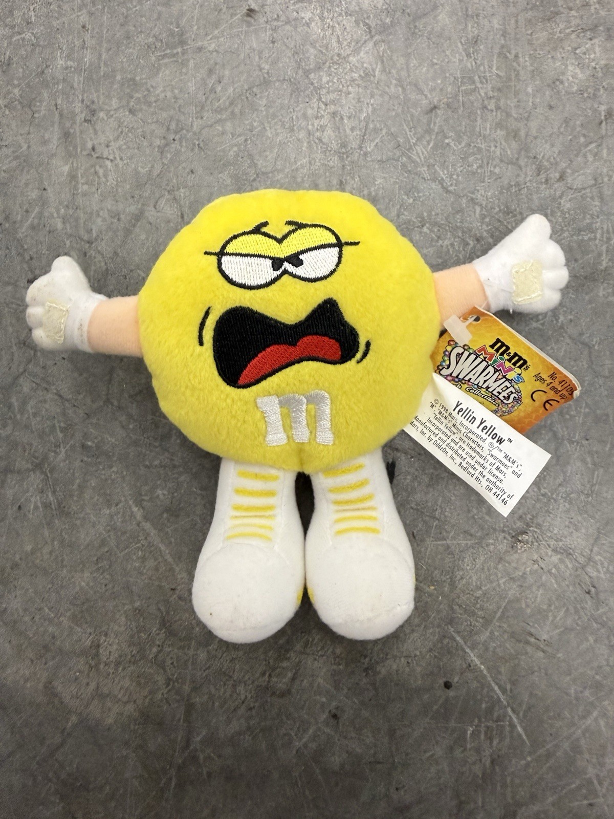 New 1998 M&M 5"  Swarmee    Yellin Yellow.  Plush with Tags  Swarmees Hold Hands