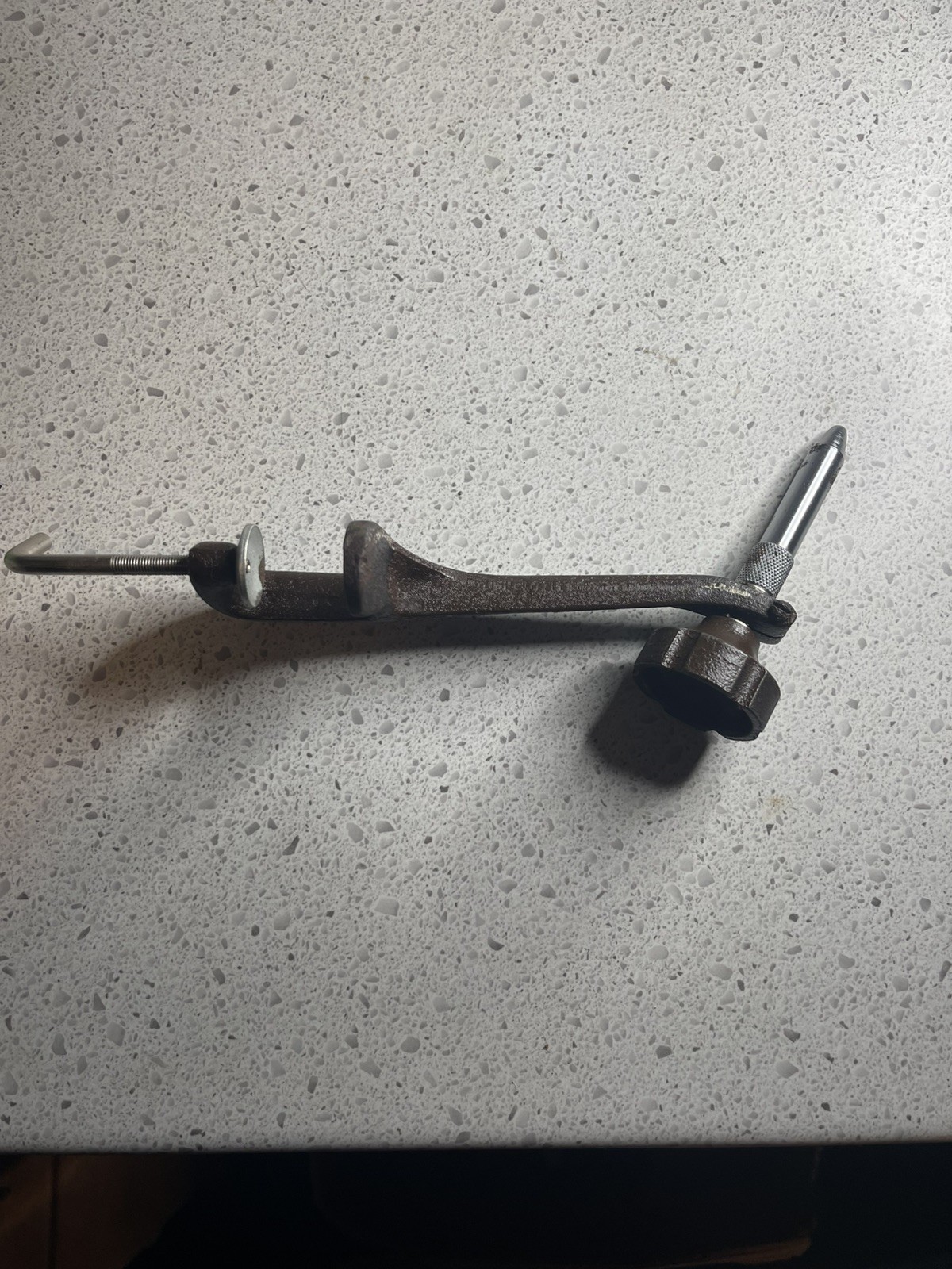 Vintage Herter's no. 4 Fly Tying Vise - Cast Iron w Table Top Clamp - Fishing
