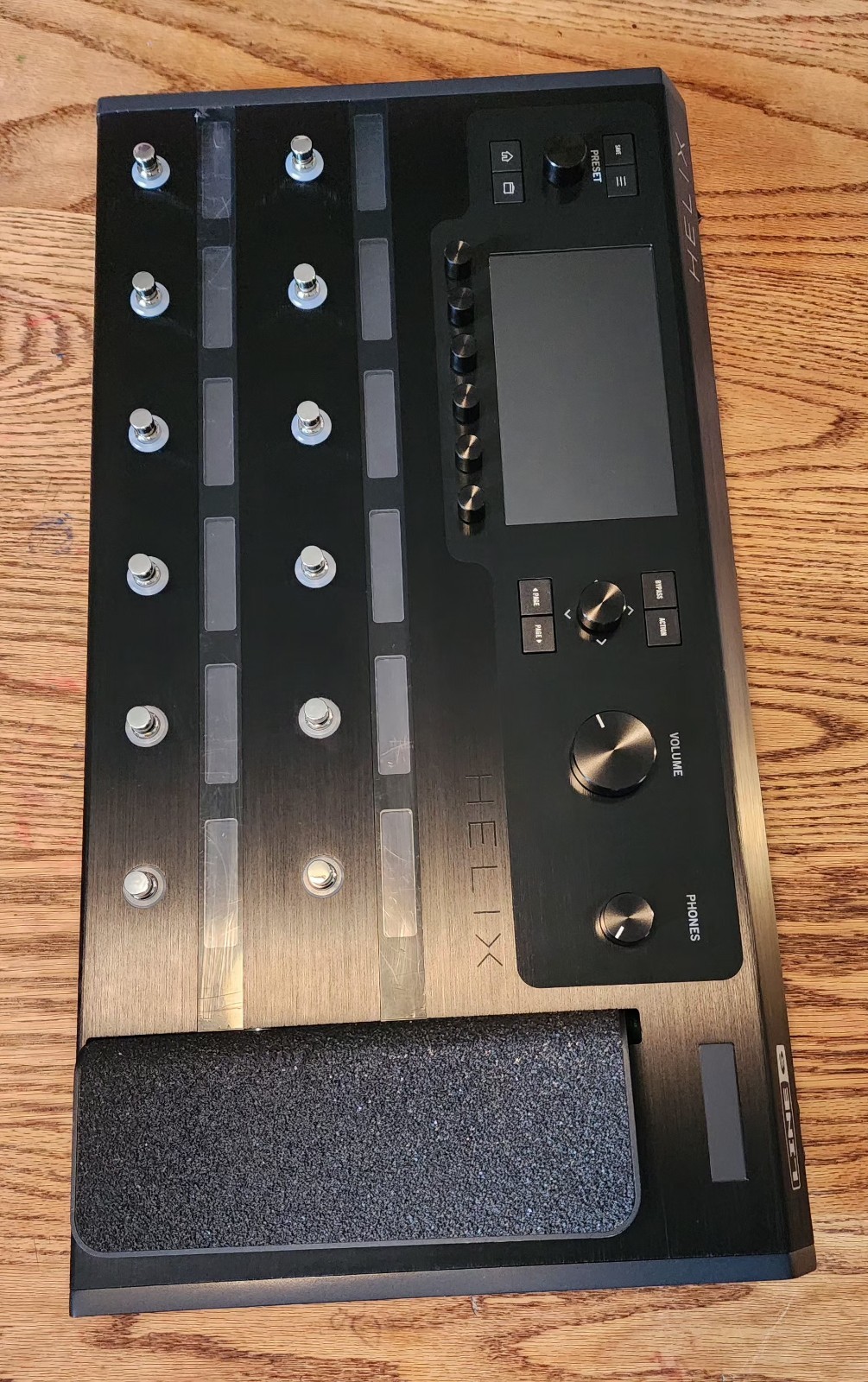 Line 6 Helix Digital Floorboard Multi-Effects Processor for Electric Guitar