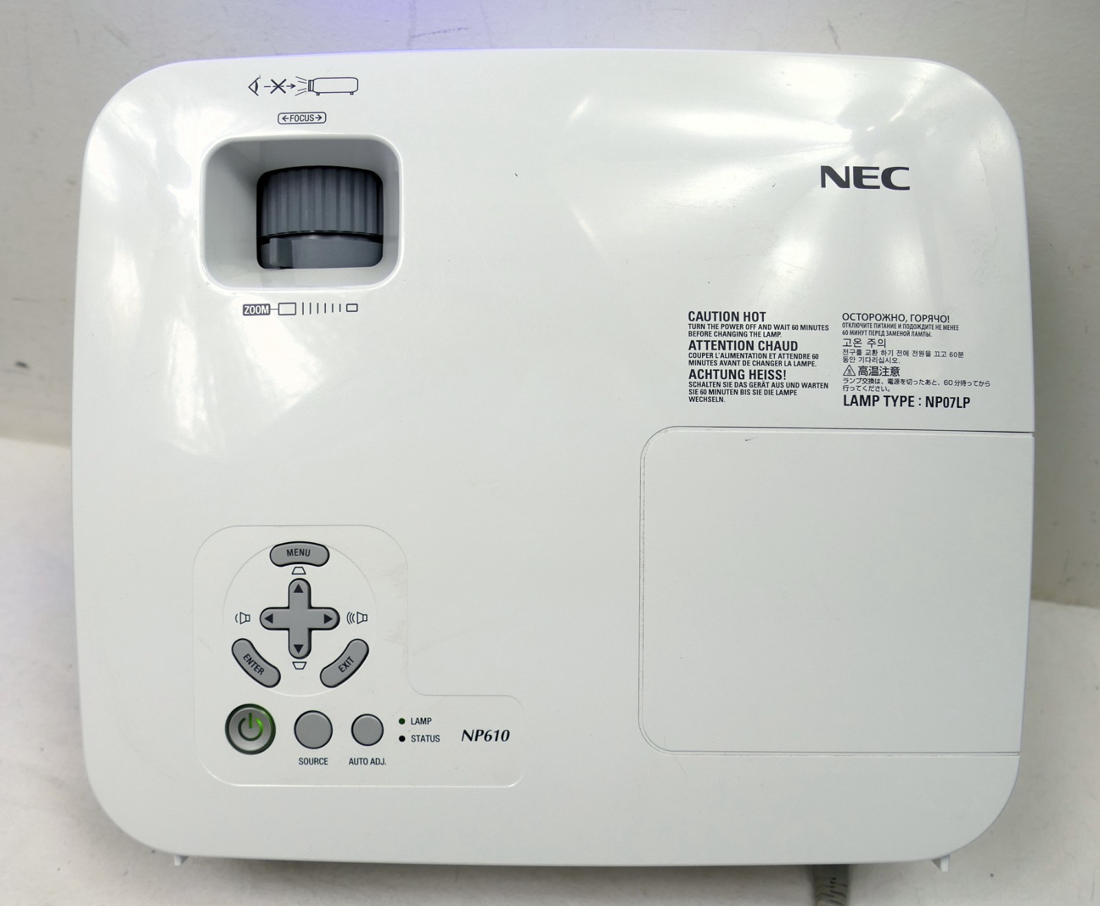 NEC NP610 LCD Projector XGA Conference Room 500:1 3500 Lumens DVI