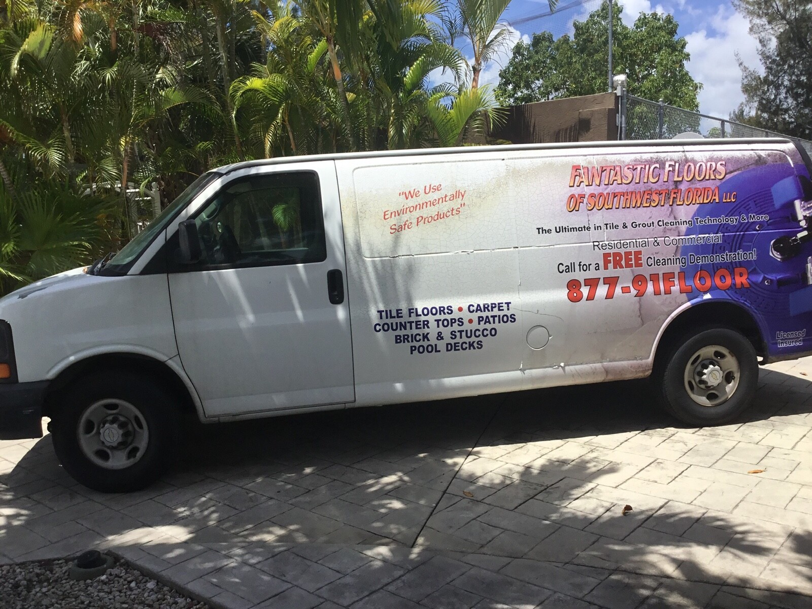 Carpet / tile and grout cleaning equipment