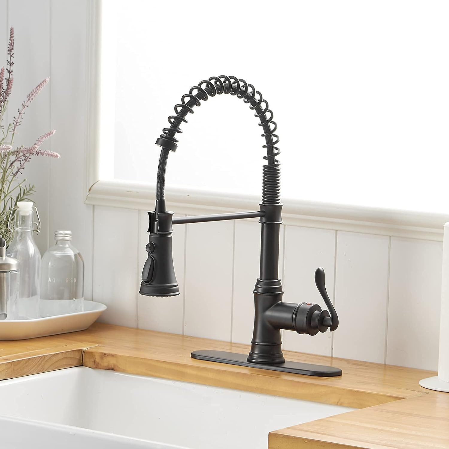Matte Black Pull Out Kitchen Sink Faucet with 3 Spray Modes and Single Handle