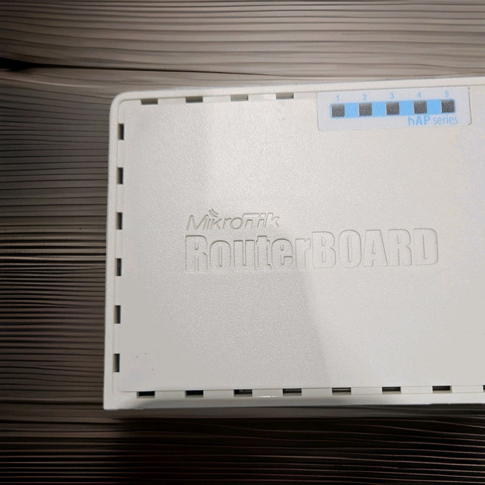 MikroTik RB952Ui-5ac2nD-US hAP ac lite Dual-Band Wi-Fi Access Point 2.4GHz & 5GH