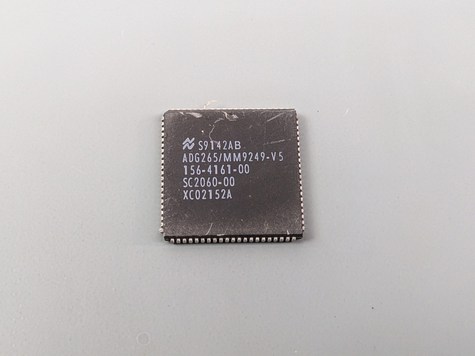 National Semiconductor ADG265 MM9249-V5 PLCC IC