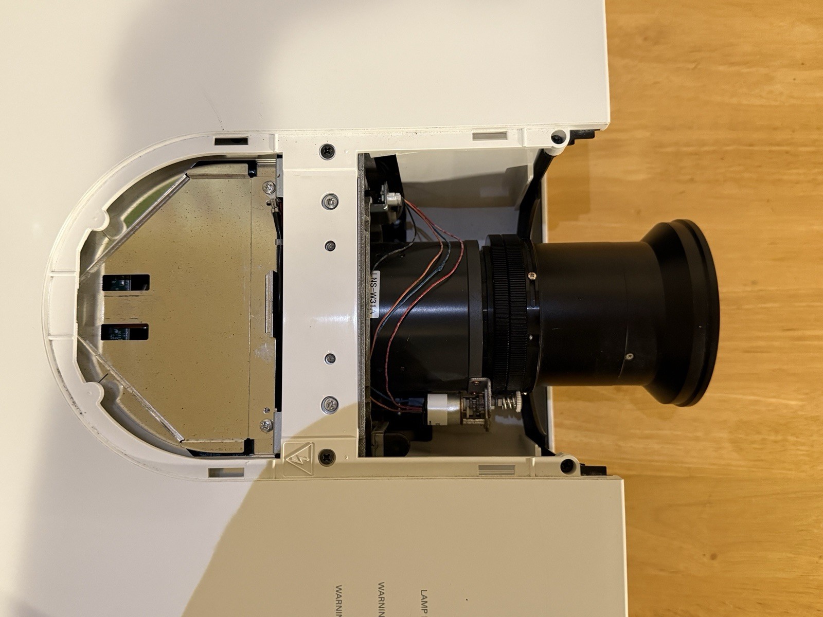 SANYO PLC-XP100L PROxtrax LCD Projector w/ Lens