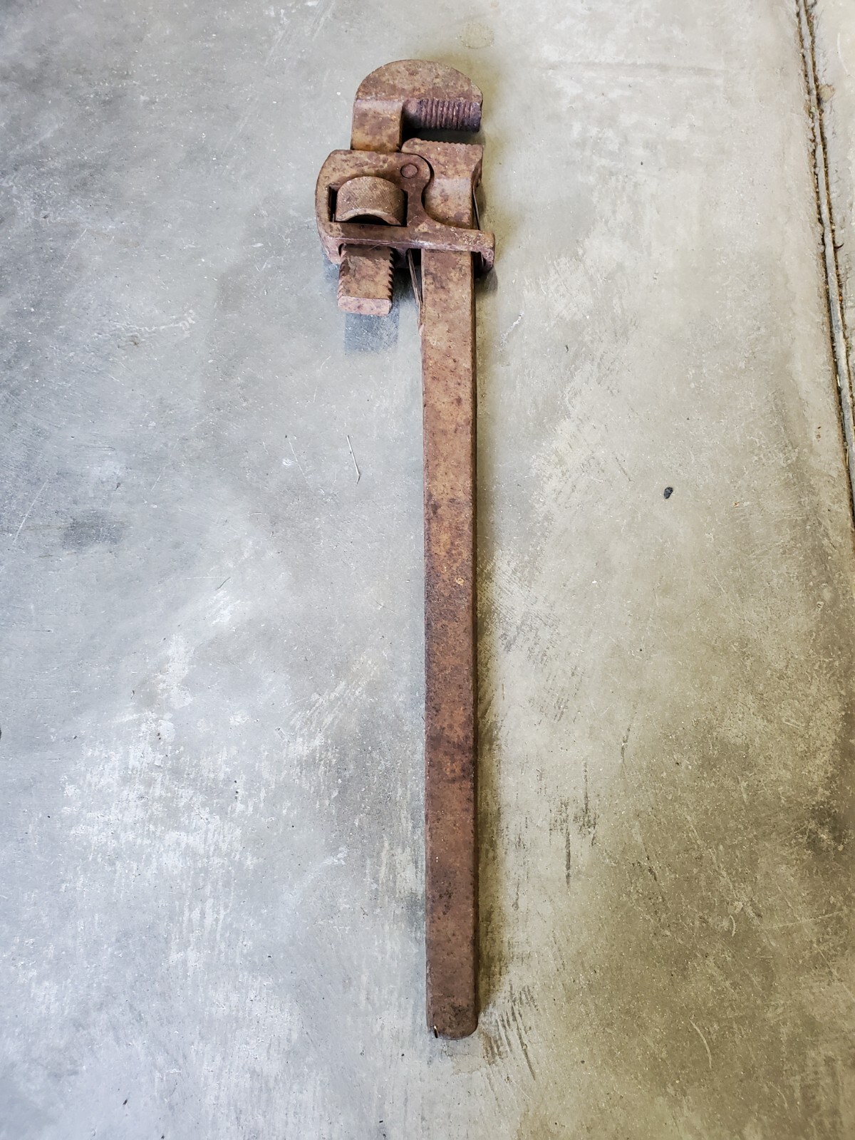 Vintage 24" Large Pipe Wrench Drop Forged Tool Steel Made In USA- ( used)