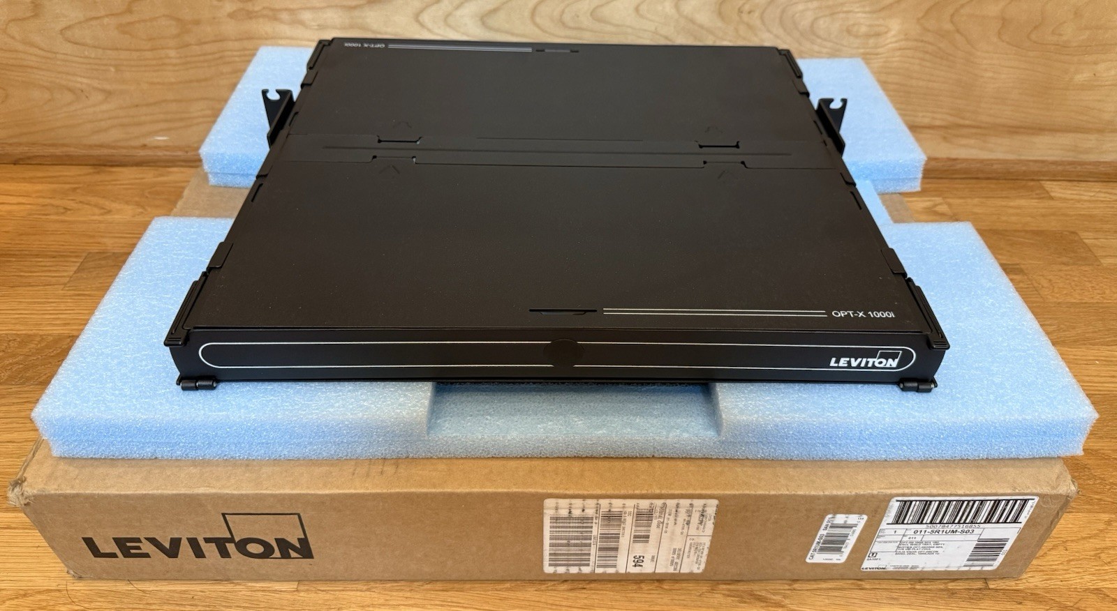 LEVITON 011-5R1UM-S03 Distribution and Splice Enclosure BLACK Ships FAST!
