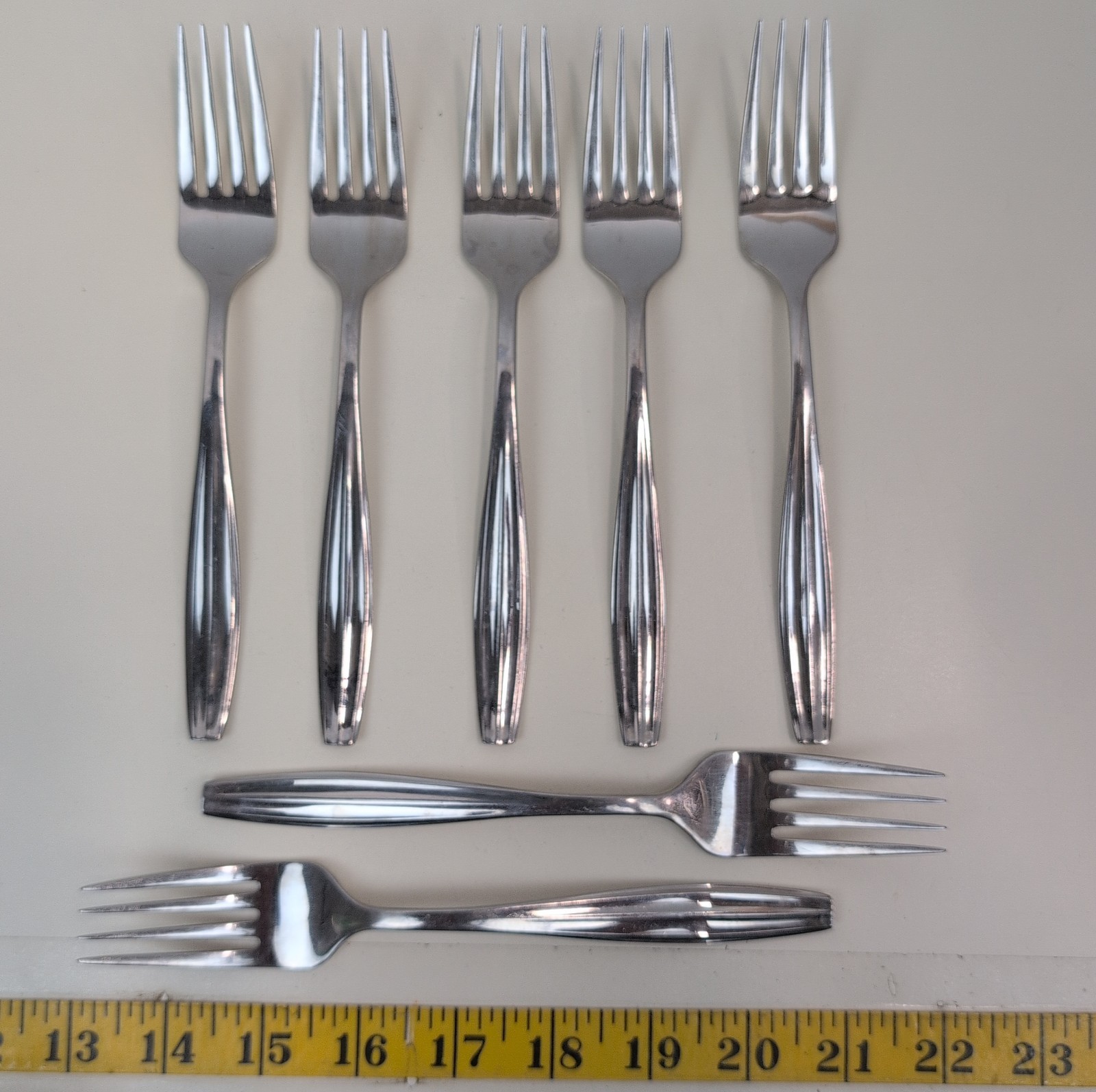 Mikasa Ari Salad Forks Set of 7 18/10 Stainless Flatware Silverware Replacement