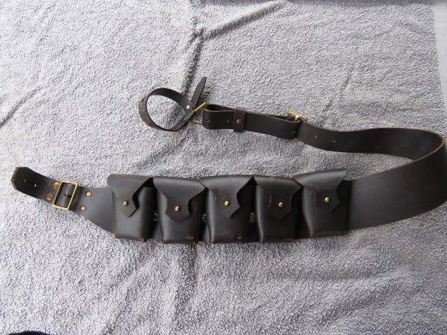 REPRODUCTION BRITISH MILITARY BROWN FIVE POUCH LEATHER BANDOLIER
