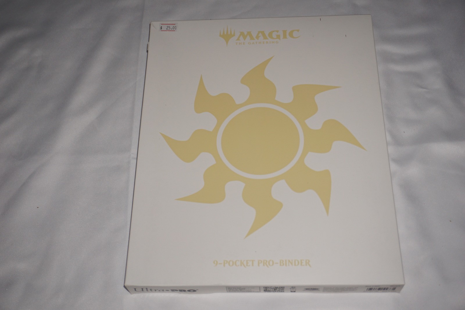 Ultra Pro 9 Pocket Pro Binder Magic the Gathering Mtg Mana 8 Plains NEW