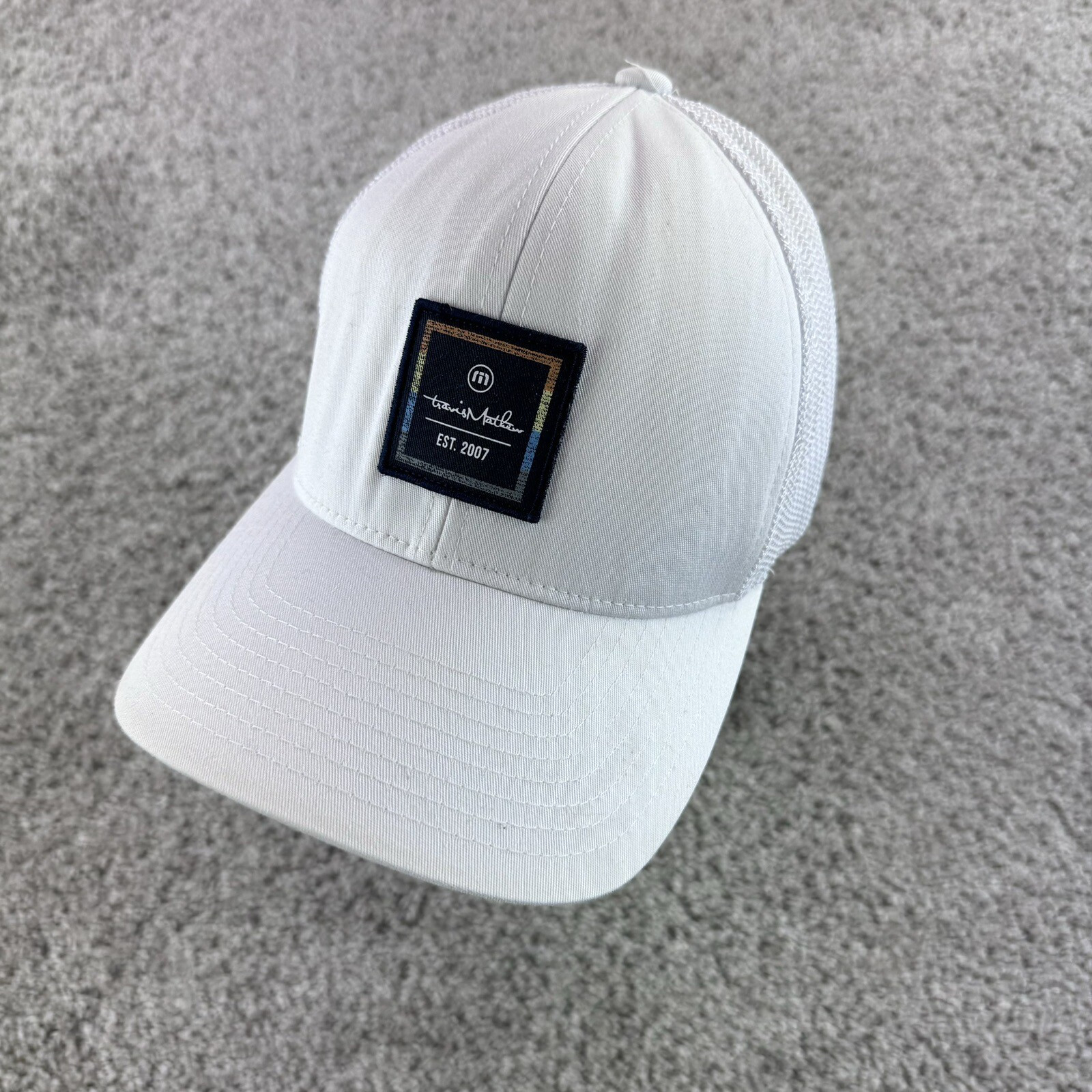 Travis Mathew Hat S/M Men Golf Cap White Logo Flex Fit Yupoong Sports Classic