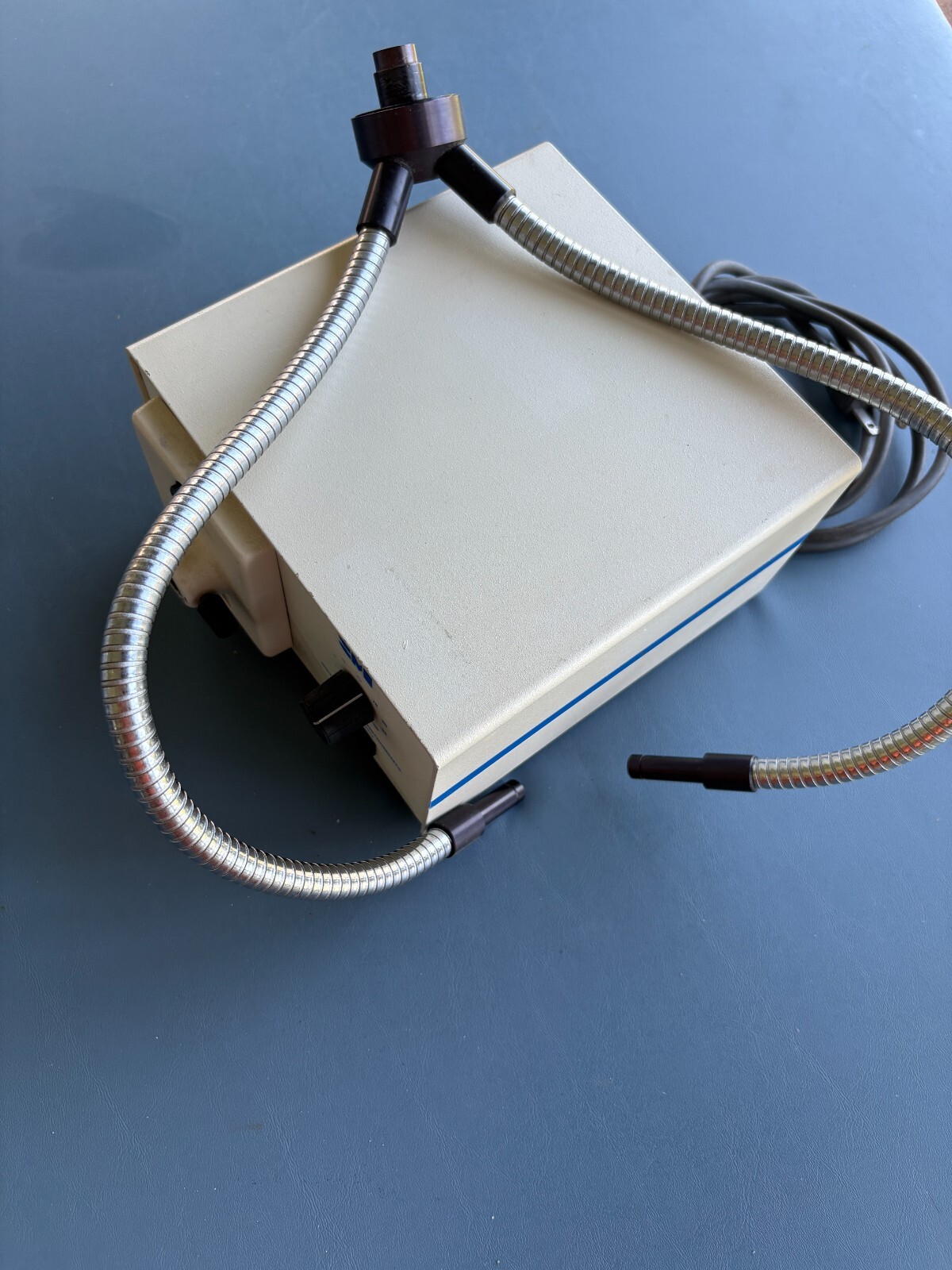 Southern Micro Instrument Light Source For Stereeo Microscop w.Dual Fiber Cable