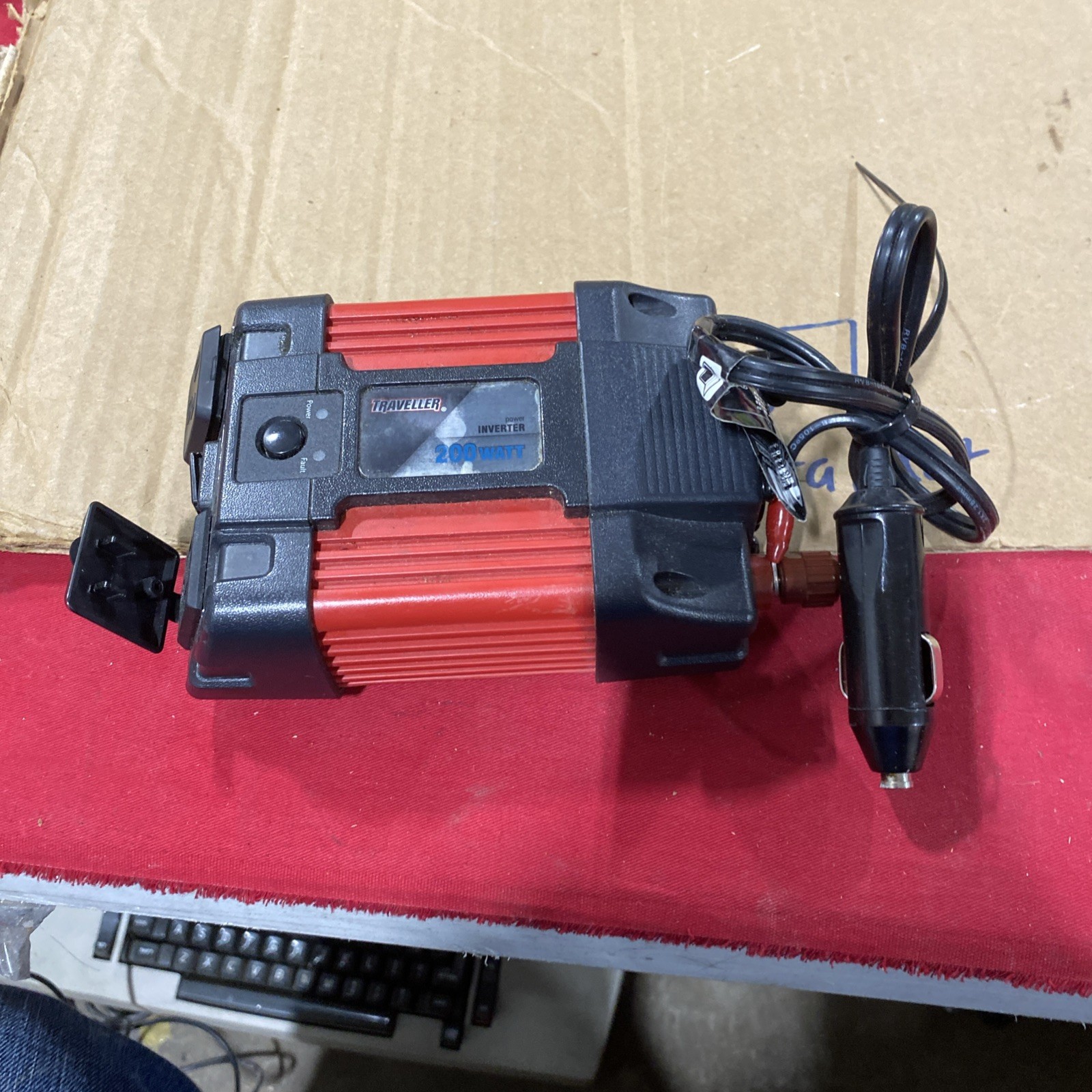 Traveller  200 Watt Power Inverter - Mobile Power USB (R)