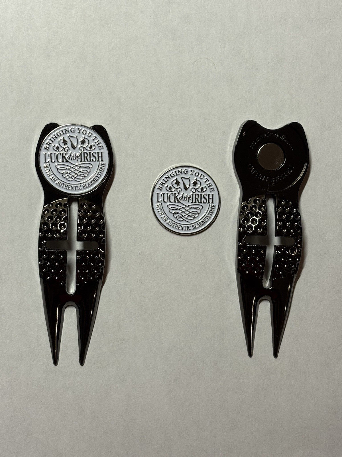 (1) Bringing You The 'Luck Of The Irish' Crosshairs Divot Tool & 1" Golf Marker