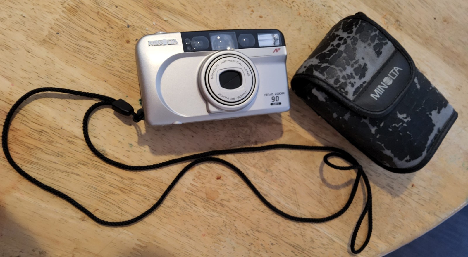 Minolta Riva Zoom 90 Date 35mm Point & Shoot Film Camera With Case TESTED
