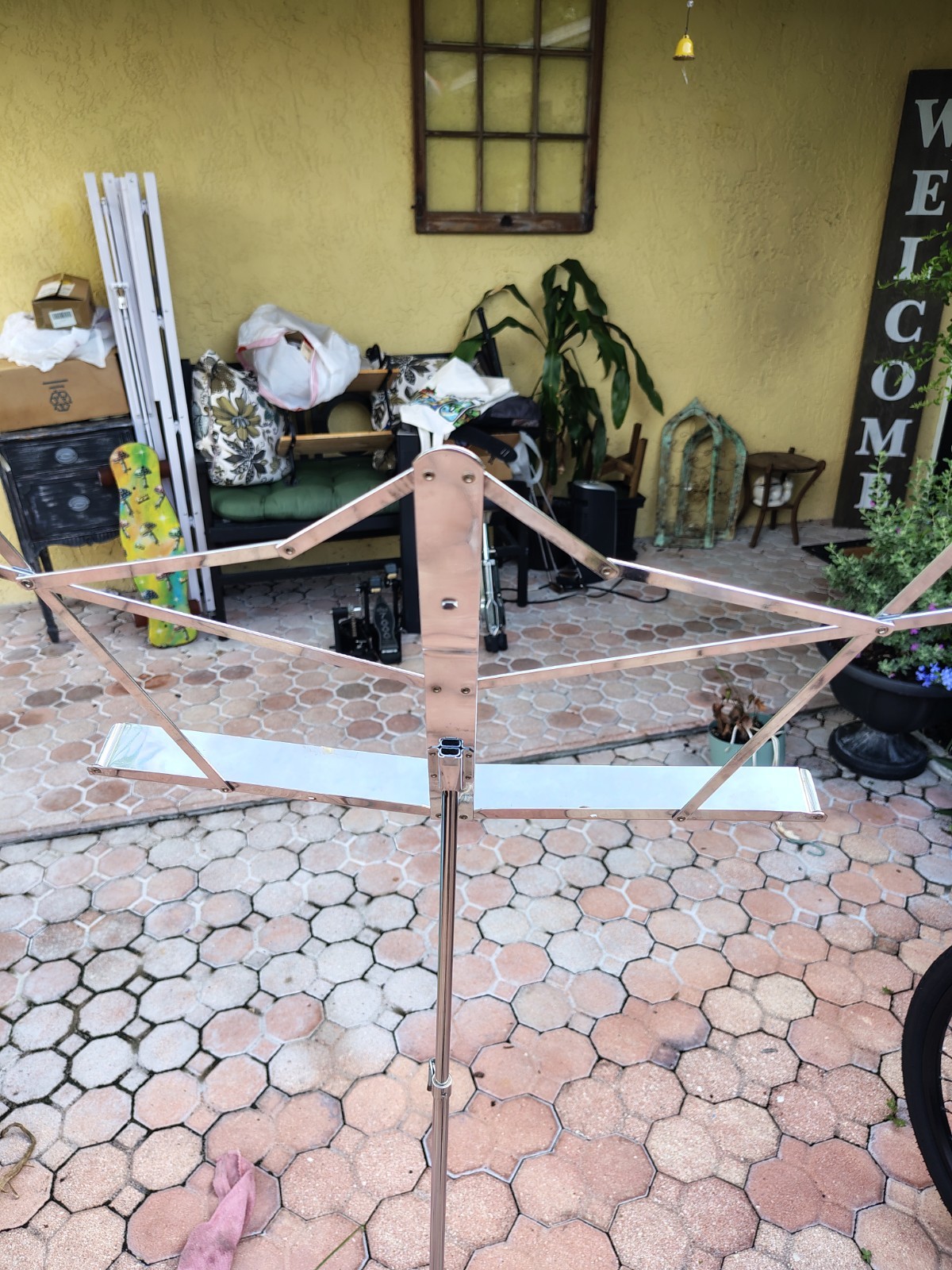 The Hamlinton Folding Adjustable Music Stand