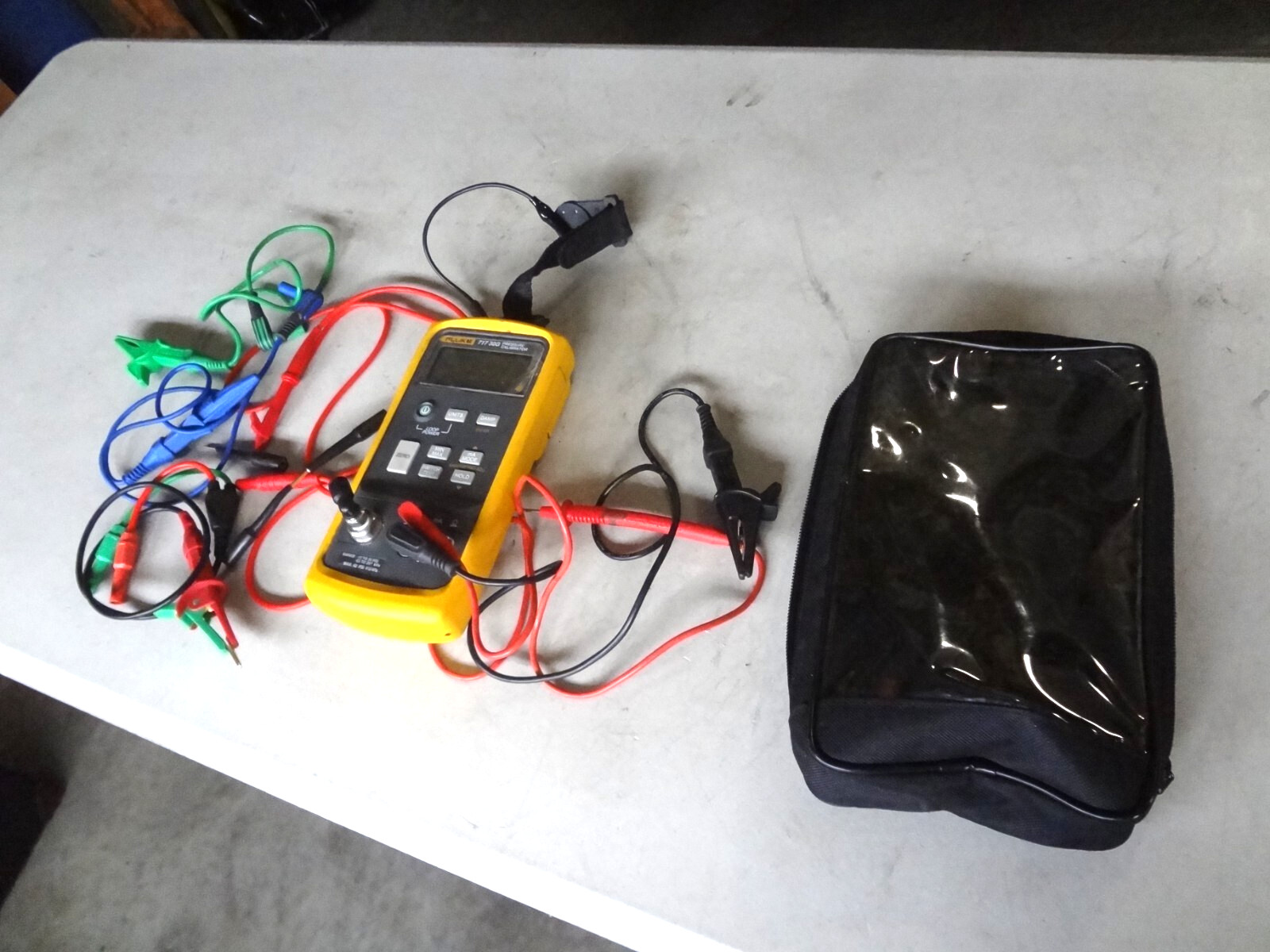 FLUKE 717-30G PRESSURE CALIBRATOR