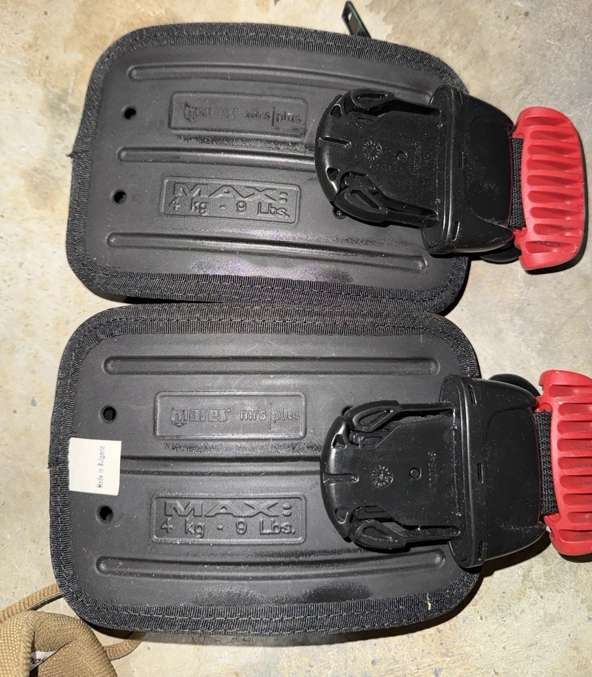Mares MRS Plus Scuba Weight Pockets Black Red Buckle Max 2kg 5lb Capacity