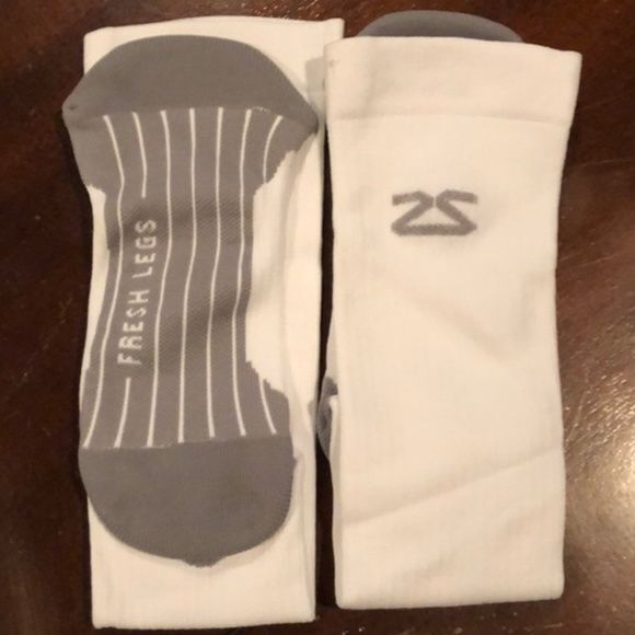 NWOT Fresh Legs Compression Socks Size Large
