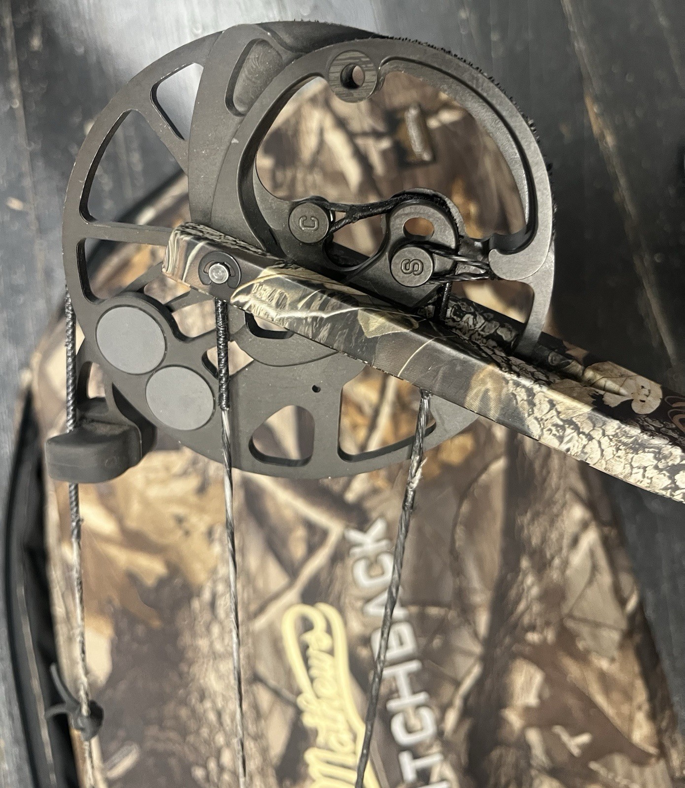 Mathews Solocam Switchback Bow With Case, sight ,and much more!