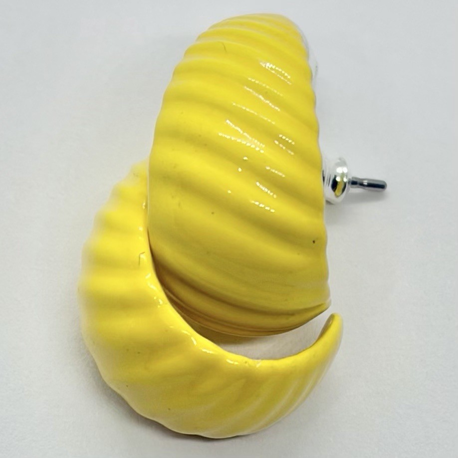 Vtg 80’s Solid Yellow Enamel Grooved Wide J Hoop Earrings Post Huggie Retro