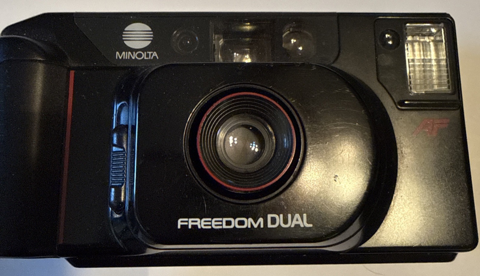 Minolta Freedom AF 35mm Point & Shoot Camera w/ Strap + Batteries & Case, Tested
