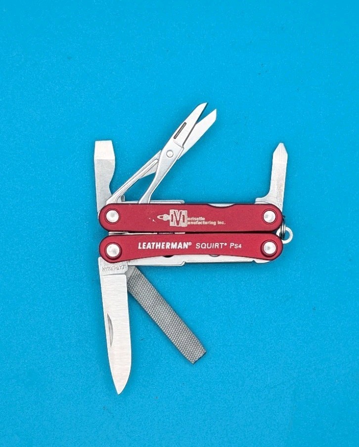 Leatherman SQUIRT PS4 Multi-Tool With Pliers Scissors Knife RED!