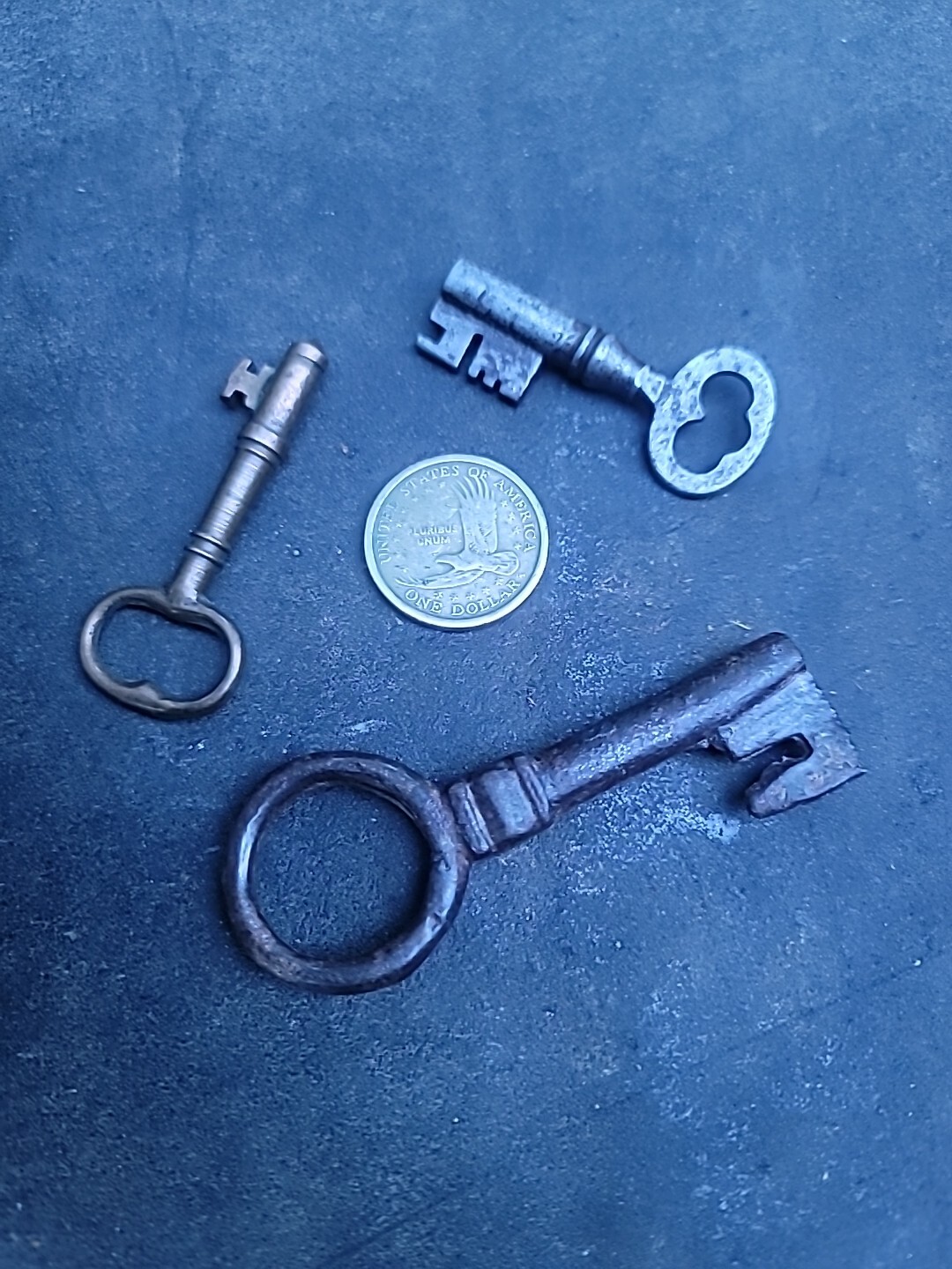 1 Primitive Antique Iron Trunk Key☆ 1700's Old Metal Key!