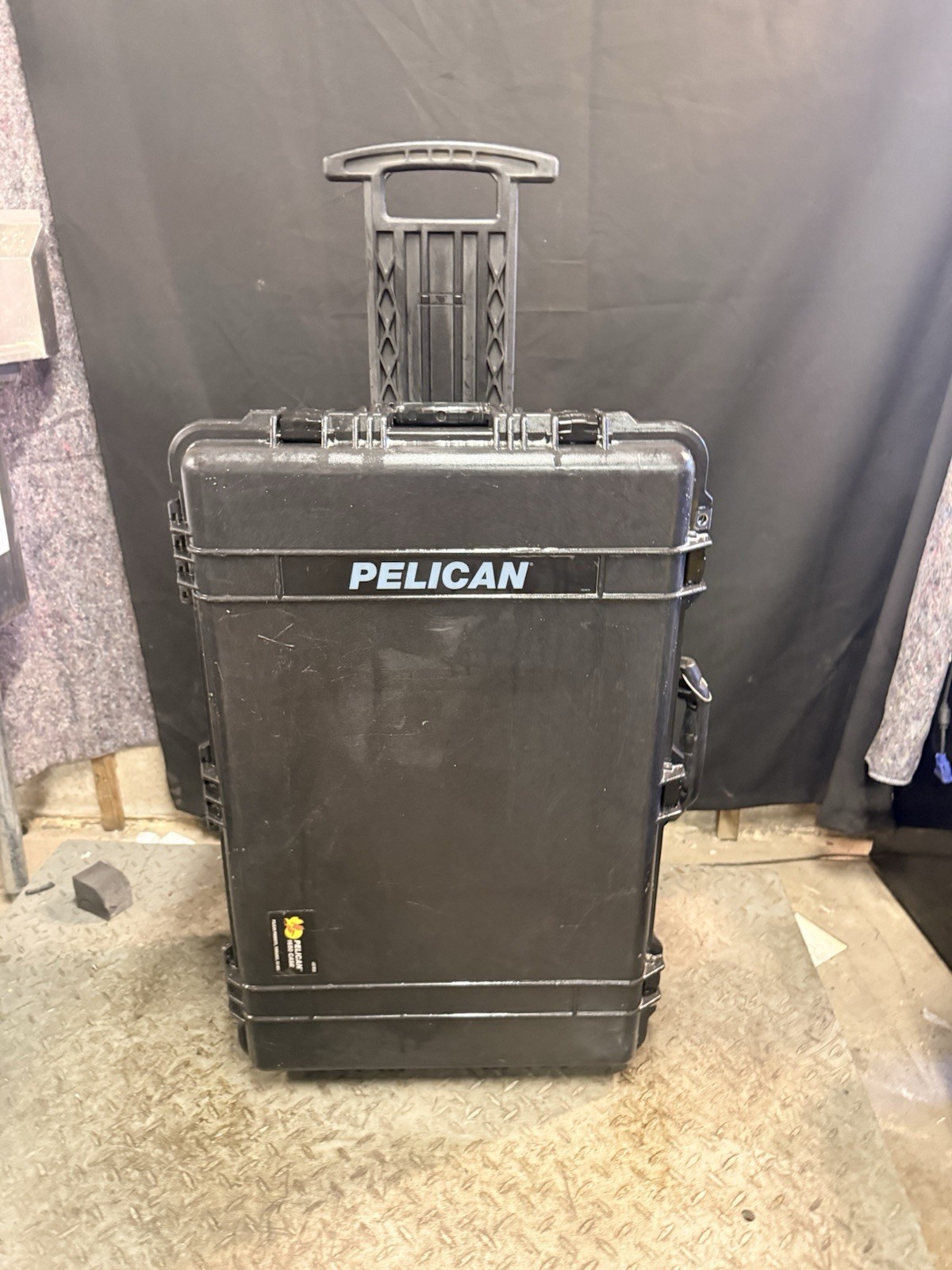 Pelican 1650 Protector Case Black Rolling Waterproof Few Scratches Free Ship