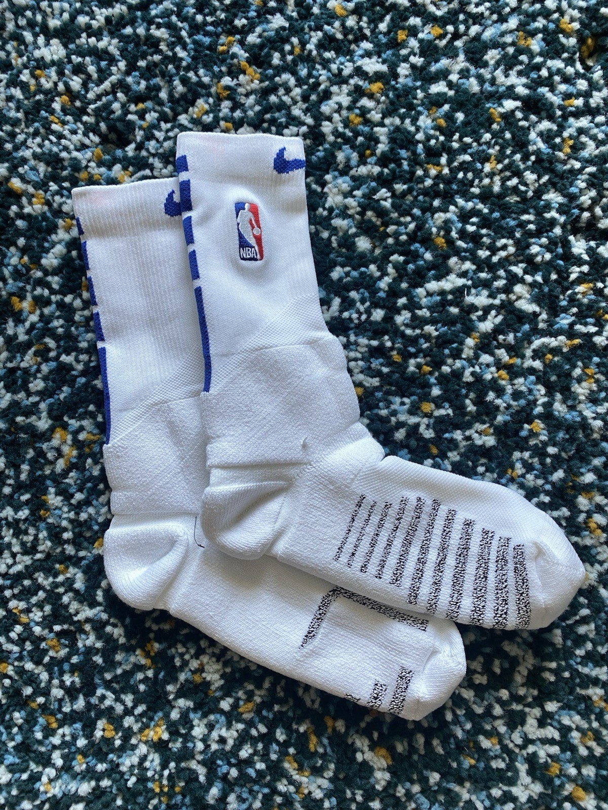 Nike NBA Authentic L Crew Socks White Blue  Power Player Team Issued On Court
