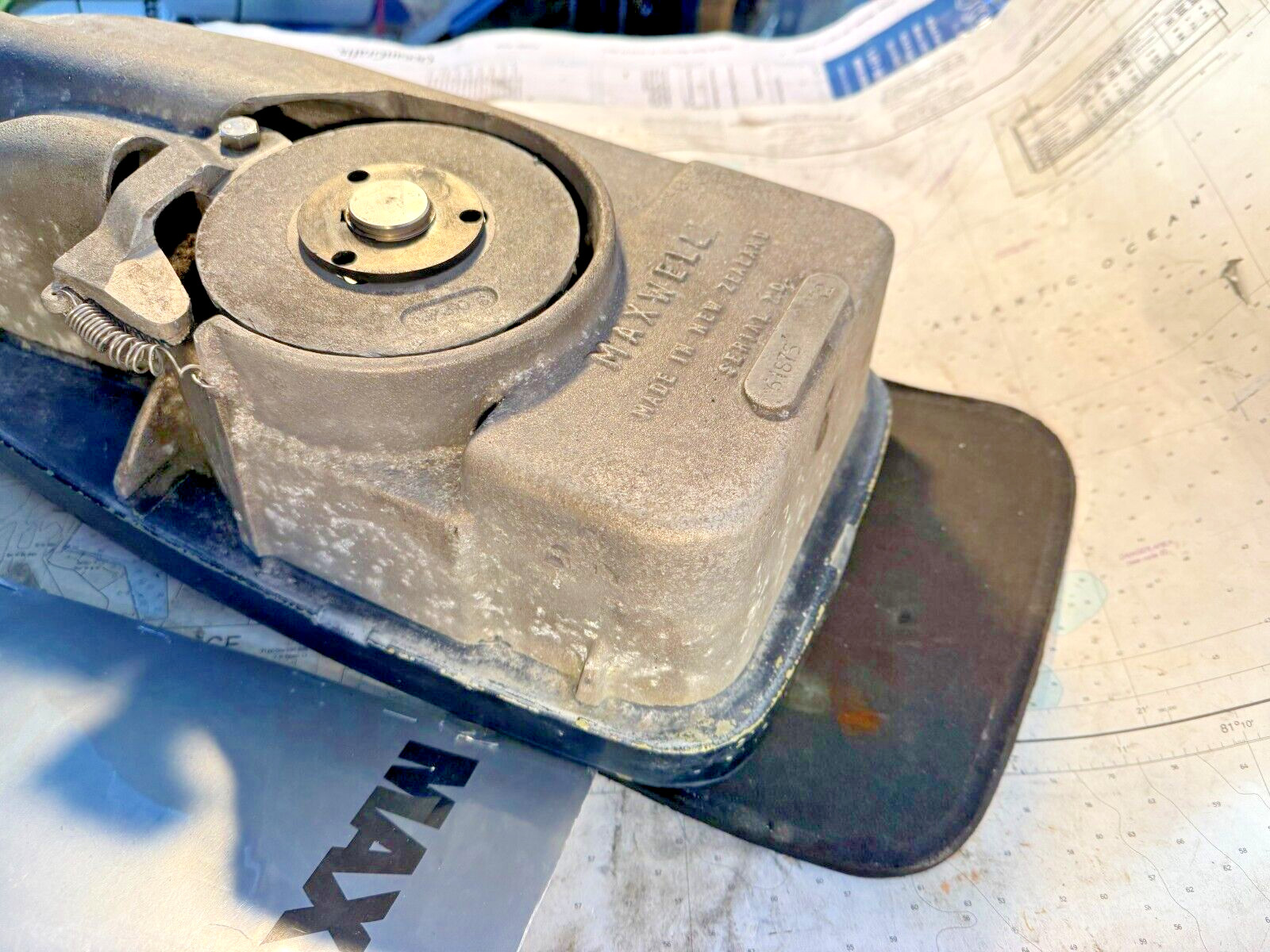 Maxwell R700 12Volt D.C. Automatic Rope Anchor Winch
