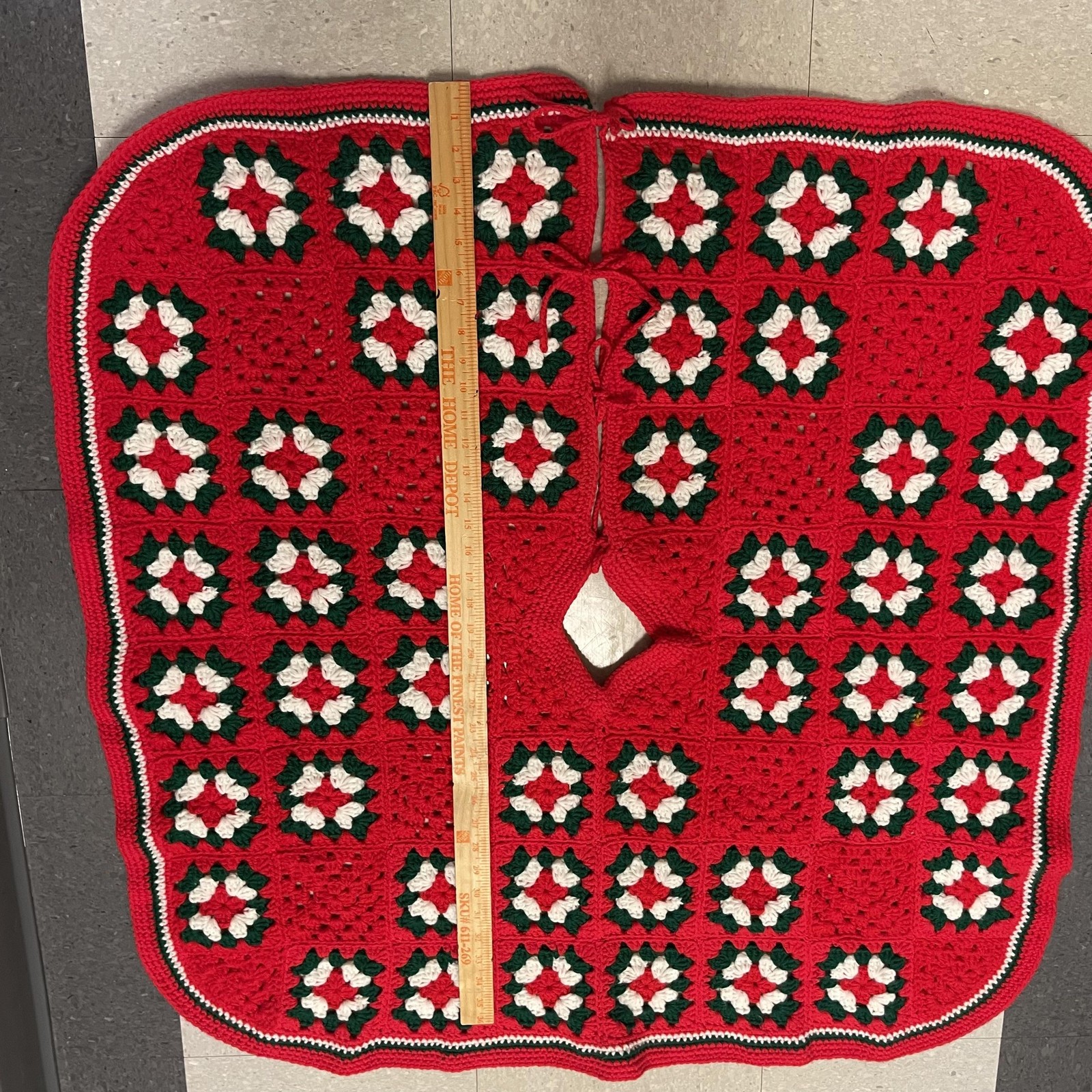 Vintage Handmade Crochet Christmas Tree Skirt Afghan Granny Square Holiday Decor